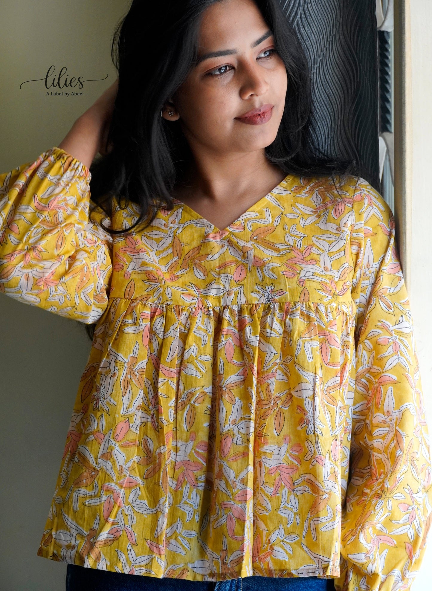 Honey Petal Top - Lilies