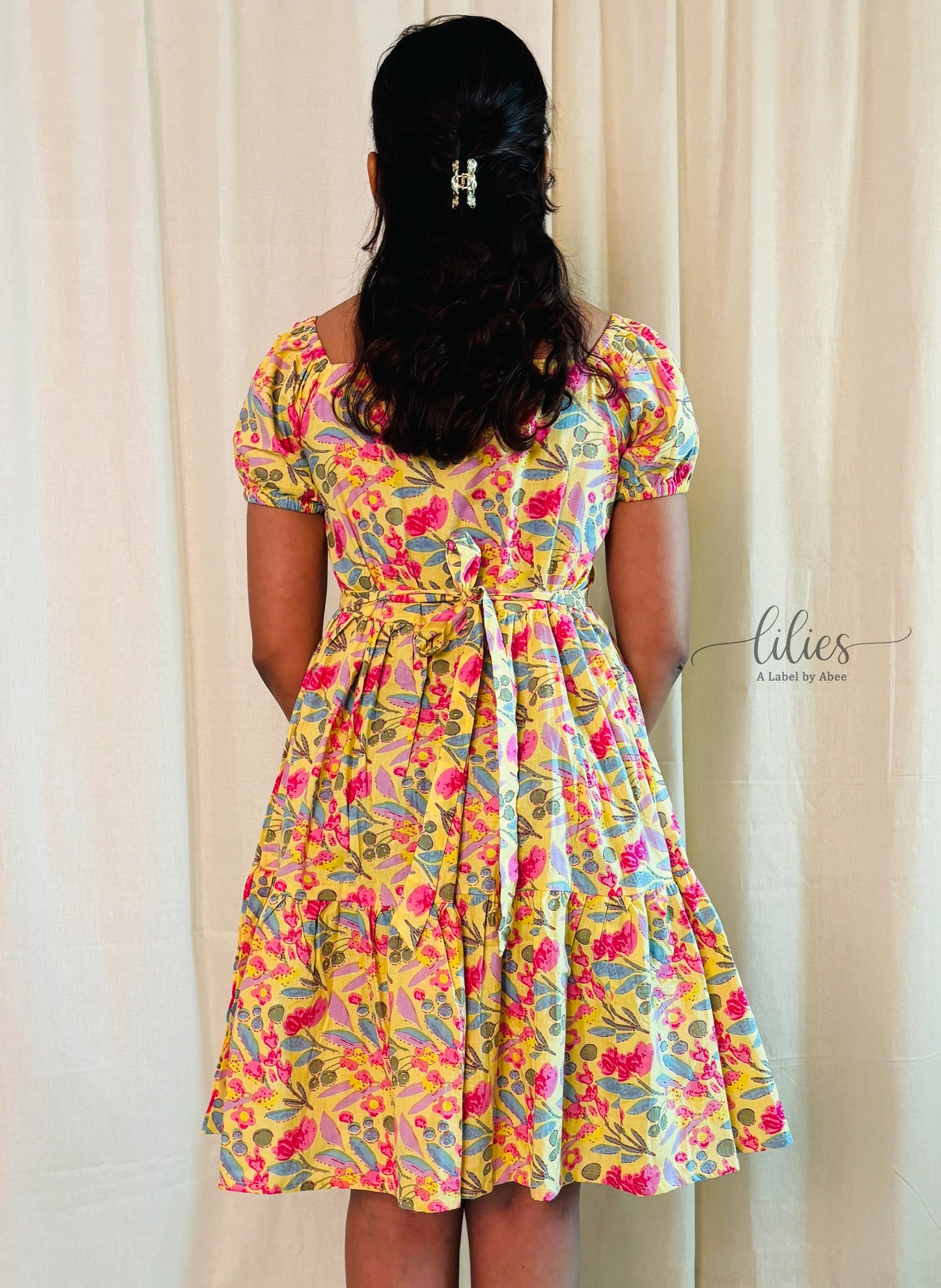 Flirt in Florals - Yellow - Lilies
