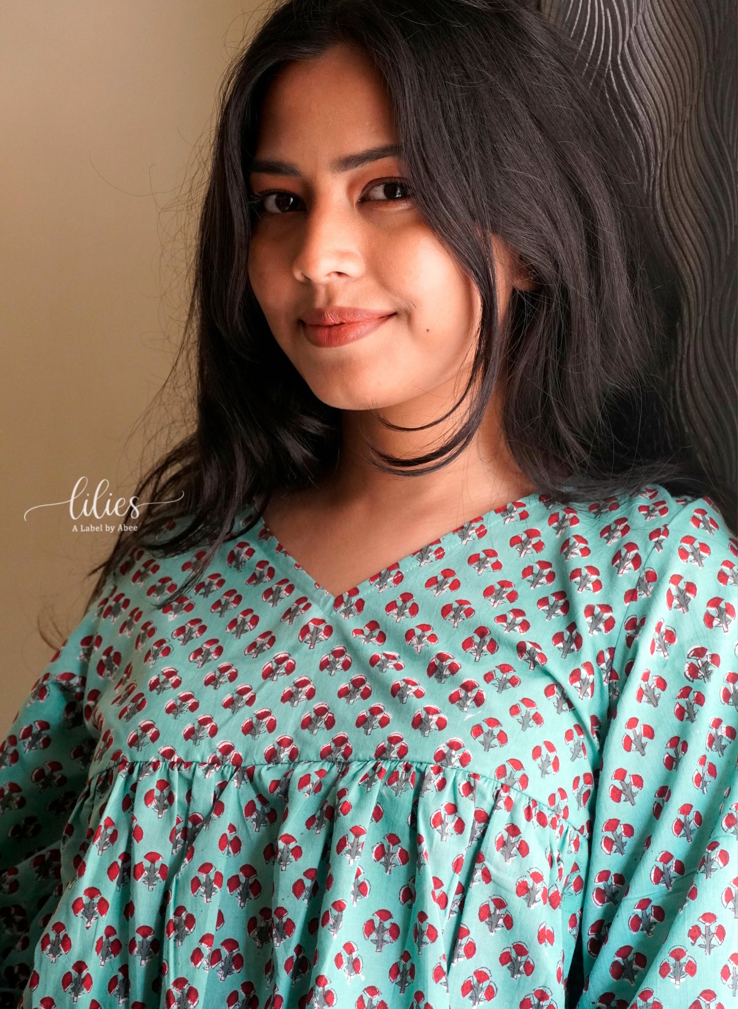 Mint Whisper Top - Lilies