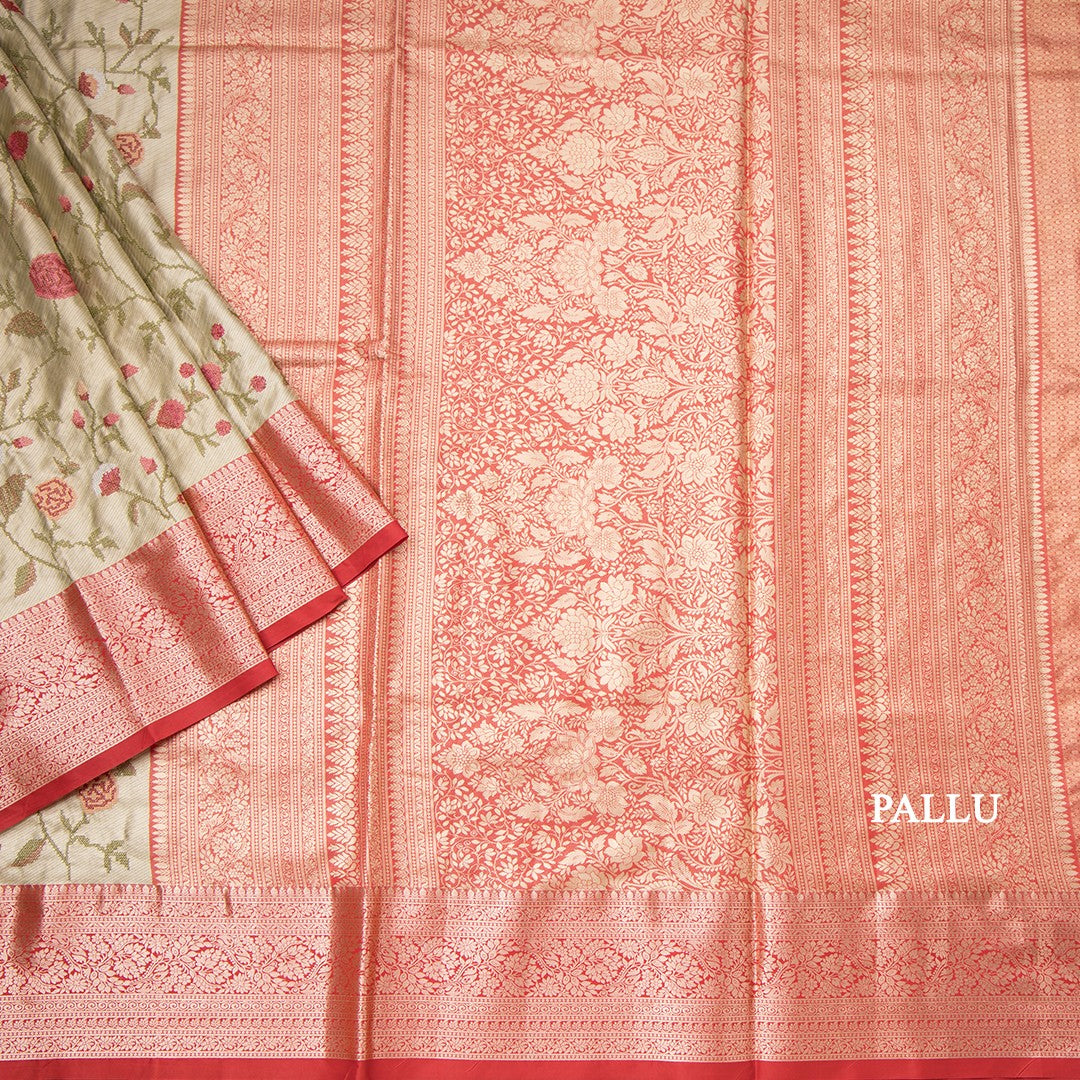 Fancy Silk Green Stylish Thread Work Saree With Zari Border 02