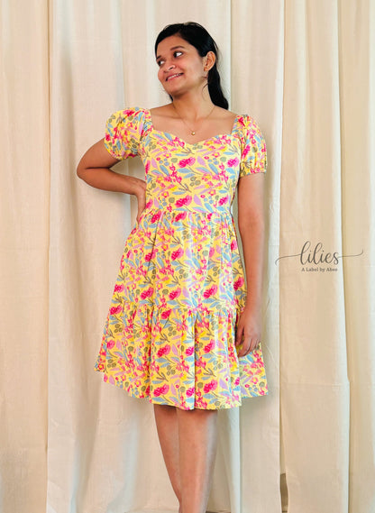 Flirt in Florals - Yellow - Lilies