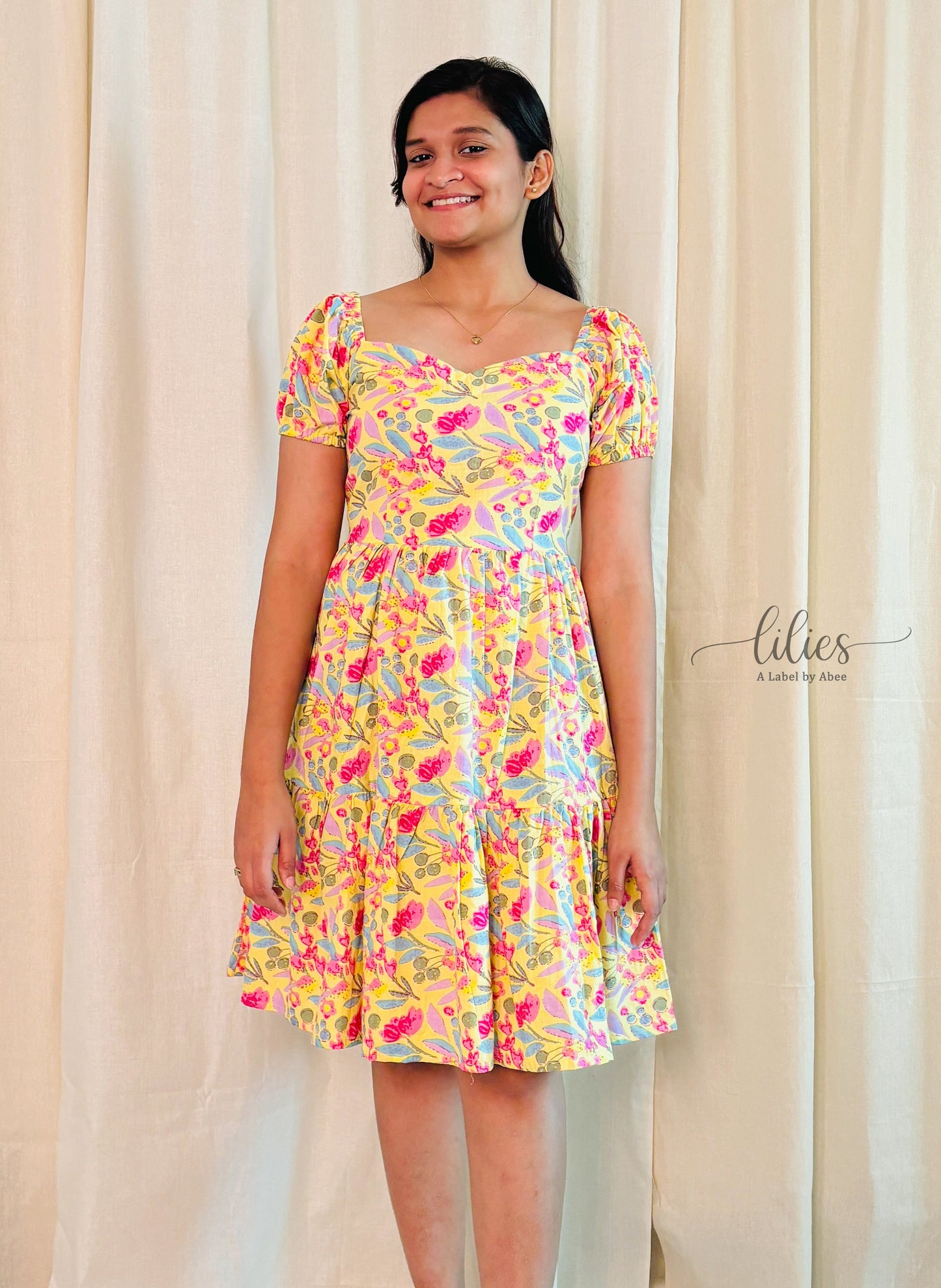 Flirt in Florals - Yellow - Lilies