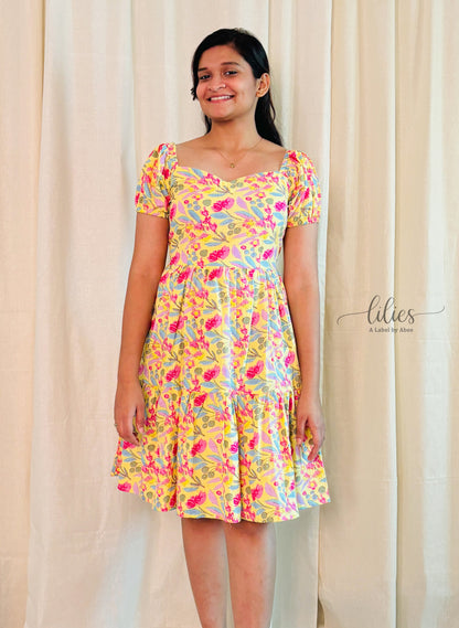 Flirt in Florals - Yellow - Lilies