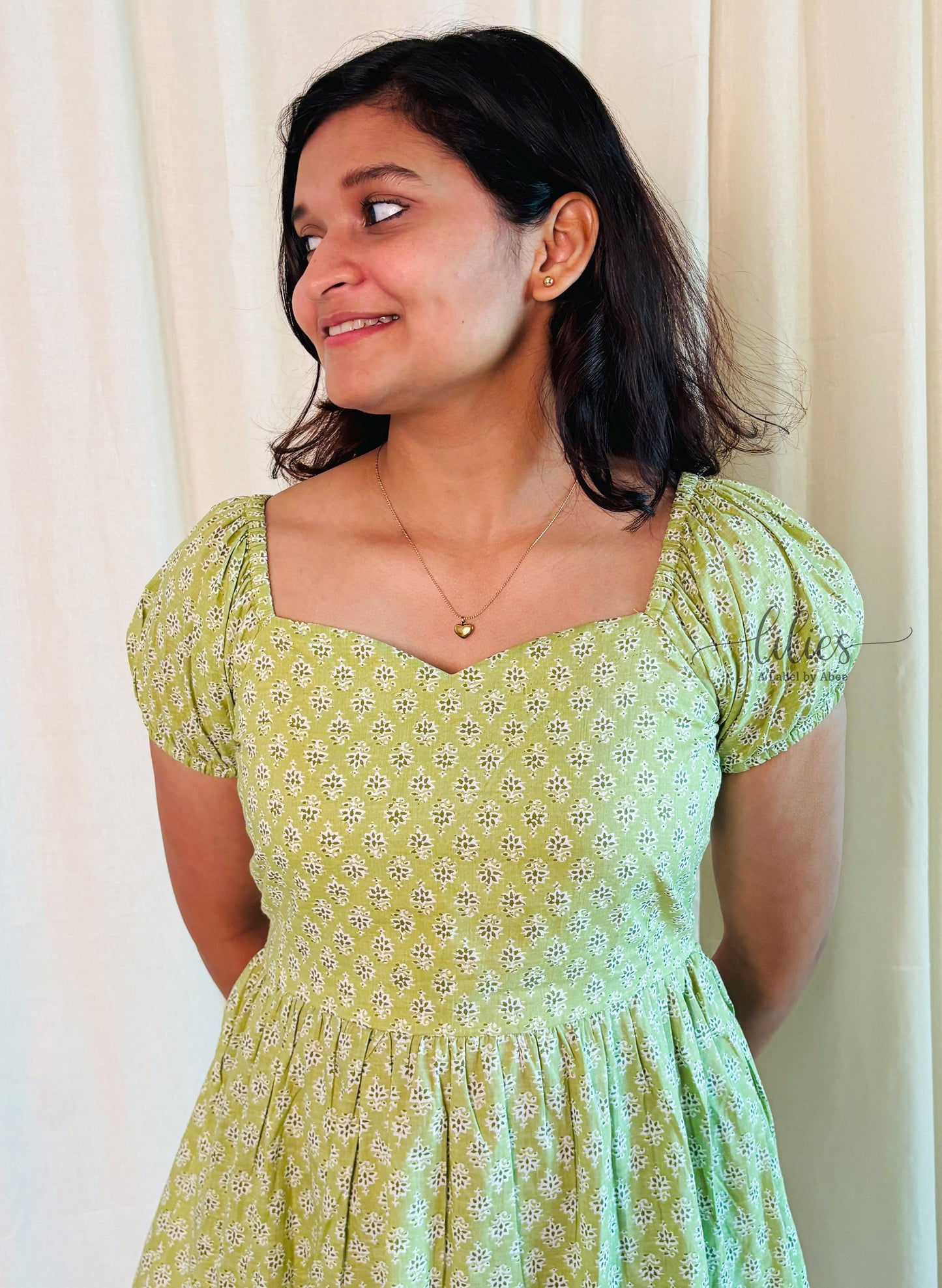 Flirt in Florals - Mint Green - Lilies