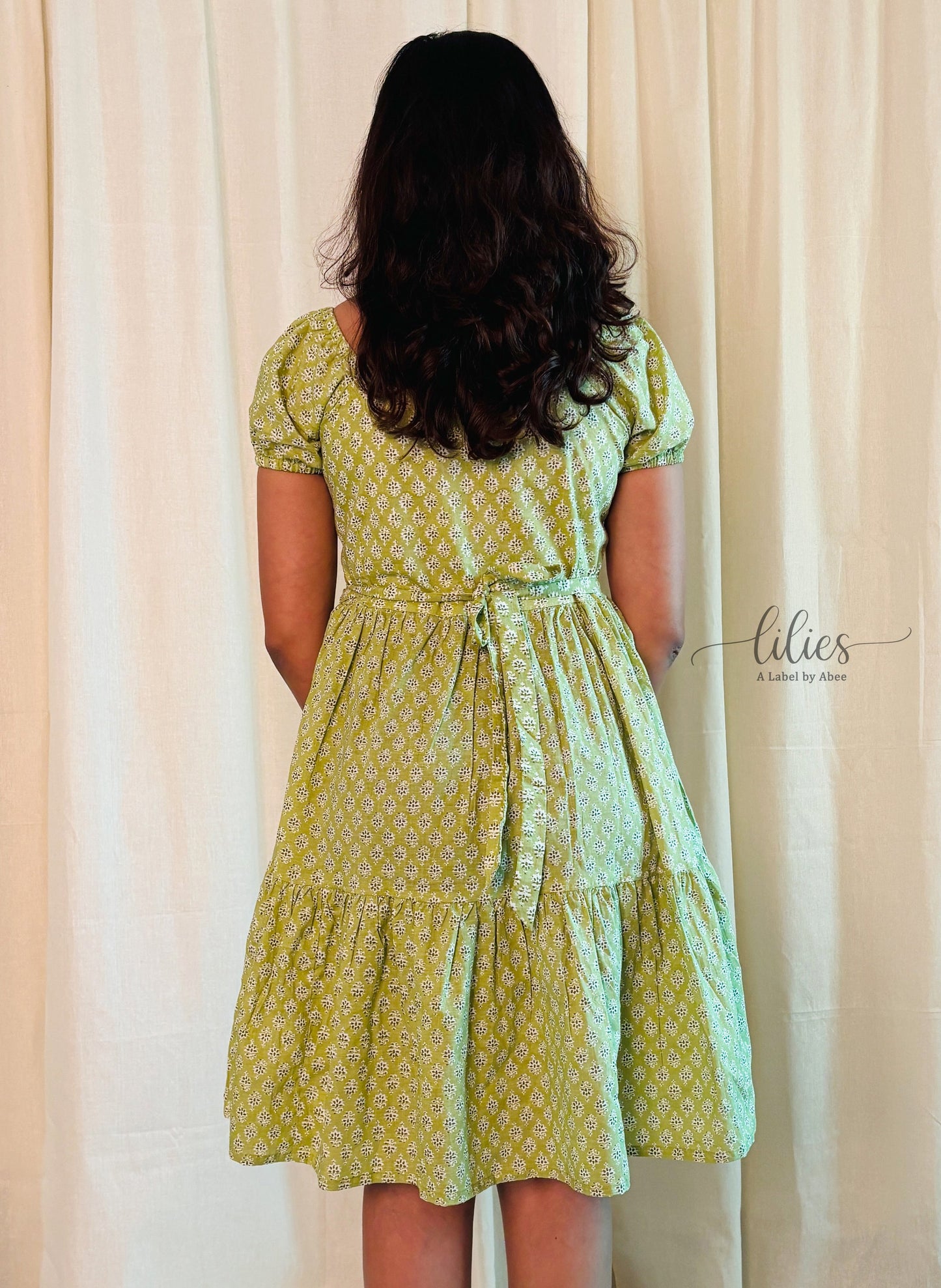 Flirt in Florals - Mint Green - Lilies