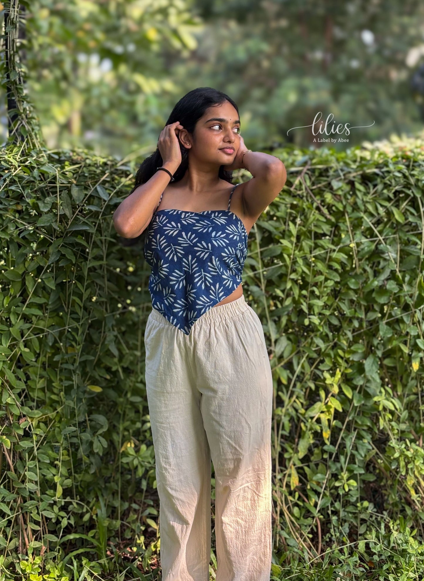 Indigo Muse Reversible Bandana Top - Lilies