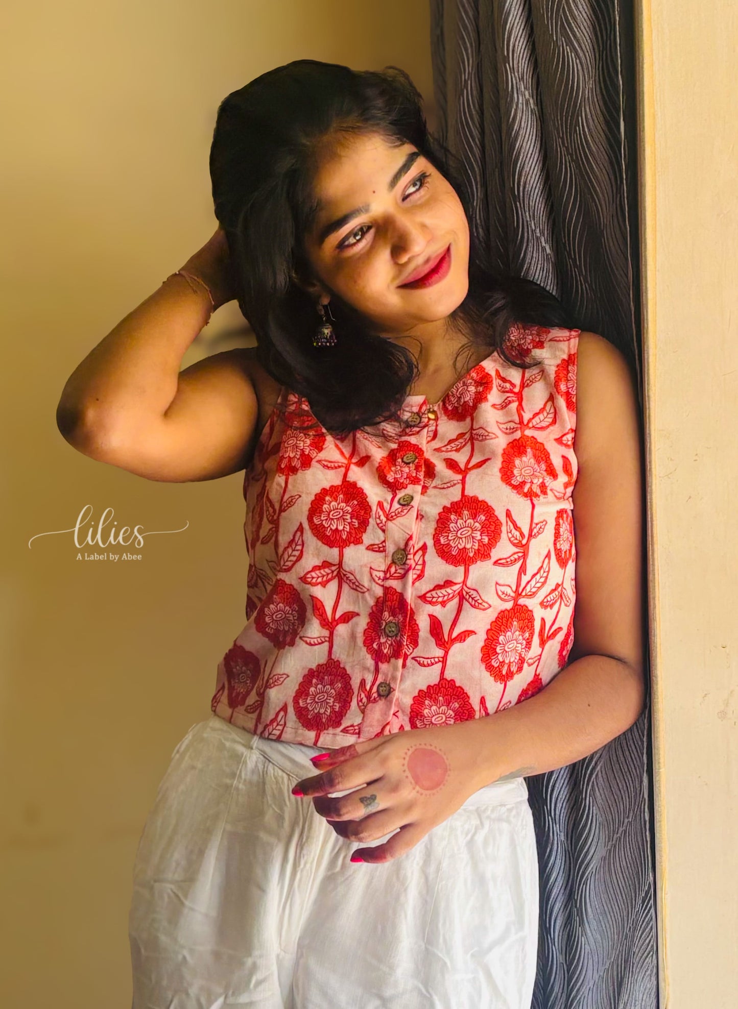 Wild Rose Buttoned Crop Top - Lilies