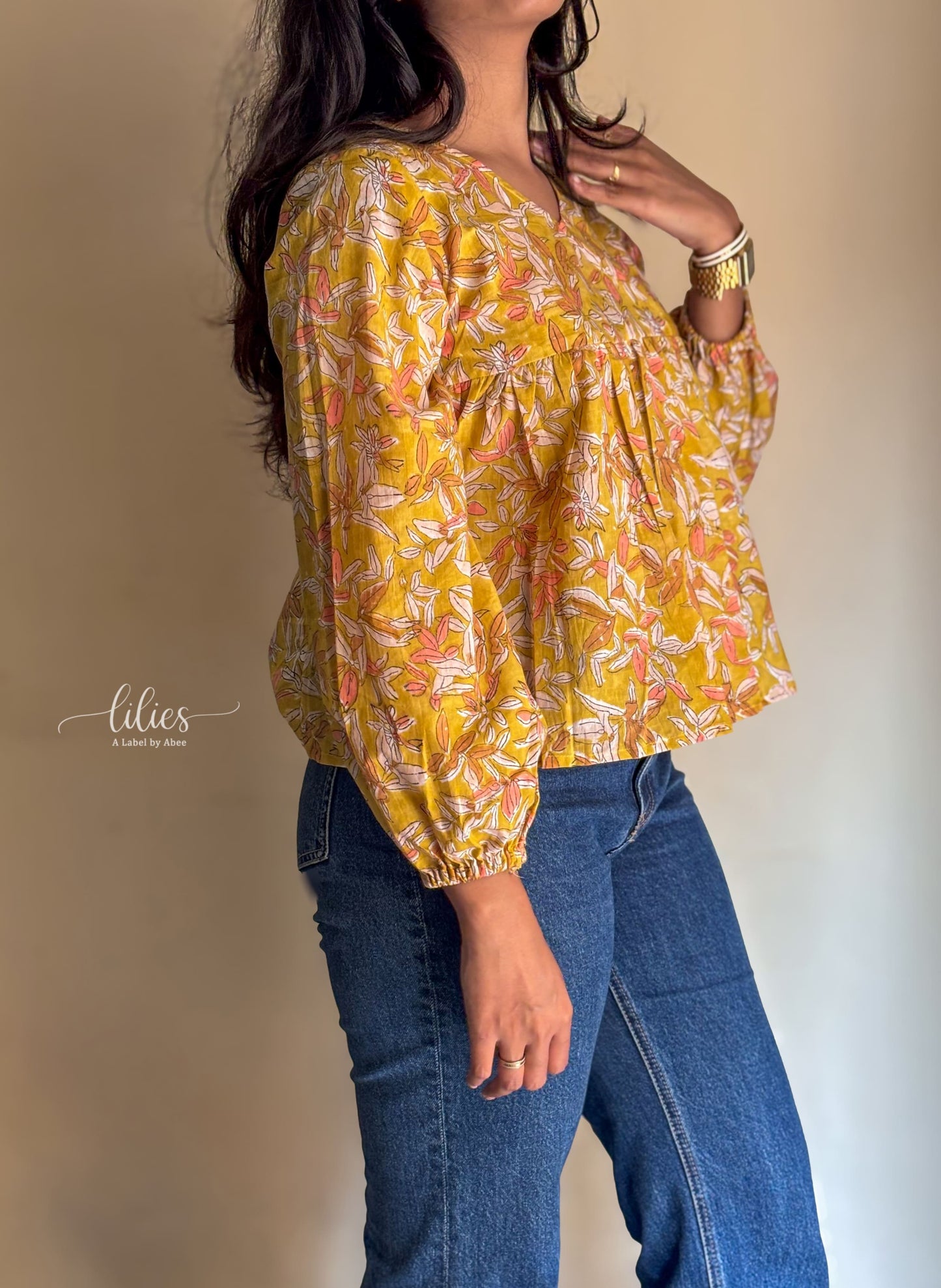 Honey Petal Top - Lilies