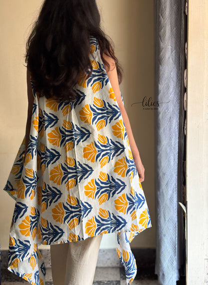 Sunleaf Longline Shrug - Lilies