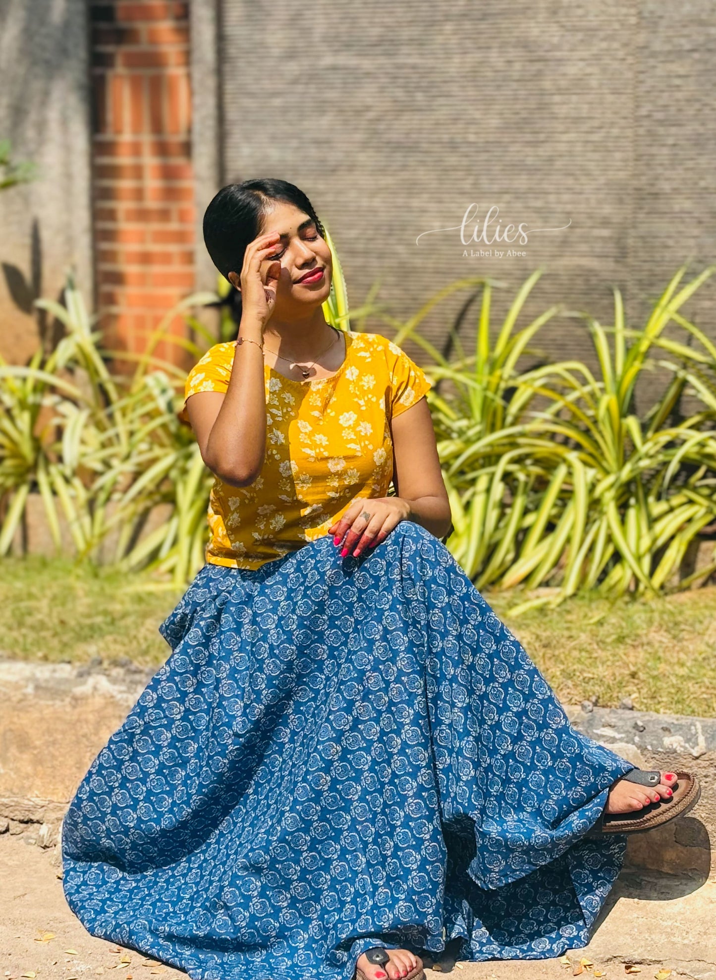 Sun Tide Skirt - Lilies