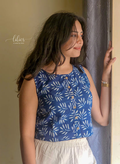 Indigo Fern Buttoned Crop Top - Lilies