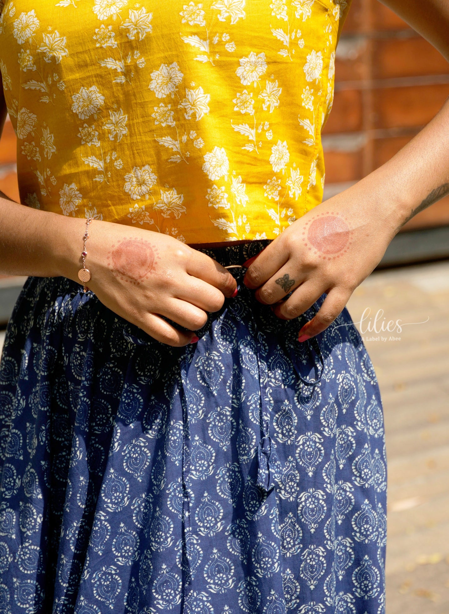 Sun Tide Skirt - Lilies