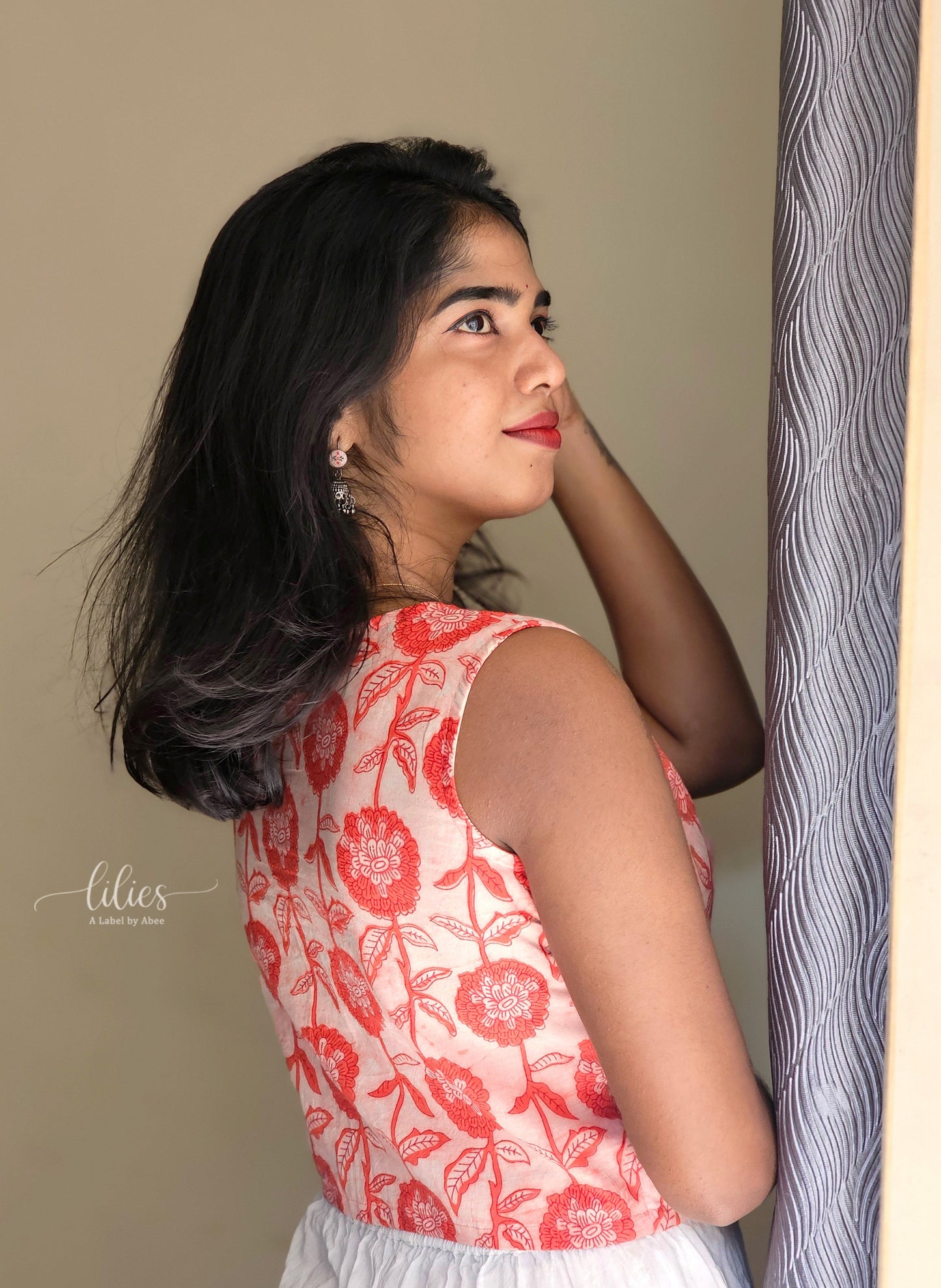 Wild Rose Buttoned Crop Top - Lilies