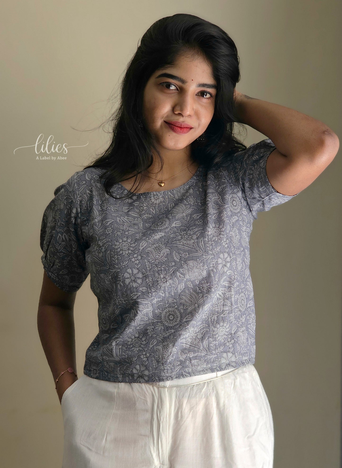 Silver Meadow Crop Top - Lilies