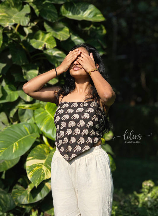 Charcoal Bloom Bandana Top - Lilies
